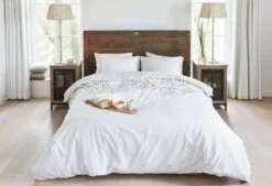 Rivièra Maison Plumeria Bettwäsche Weiß 10 Rivièra Maison Plumeria Bettwäsche Weiß -Bettwäsche Verkauf beddinghouse ss 2021 0009 221129 1