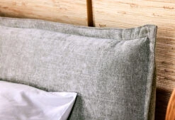 Boxspringbett Capella Cuscino 18 Boxspringbett Capella Cuscino -Bettwäsche Verkauf capella cuscino sfeer detail hoofdbord 02