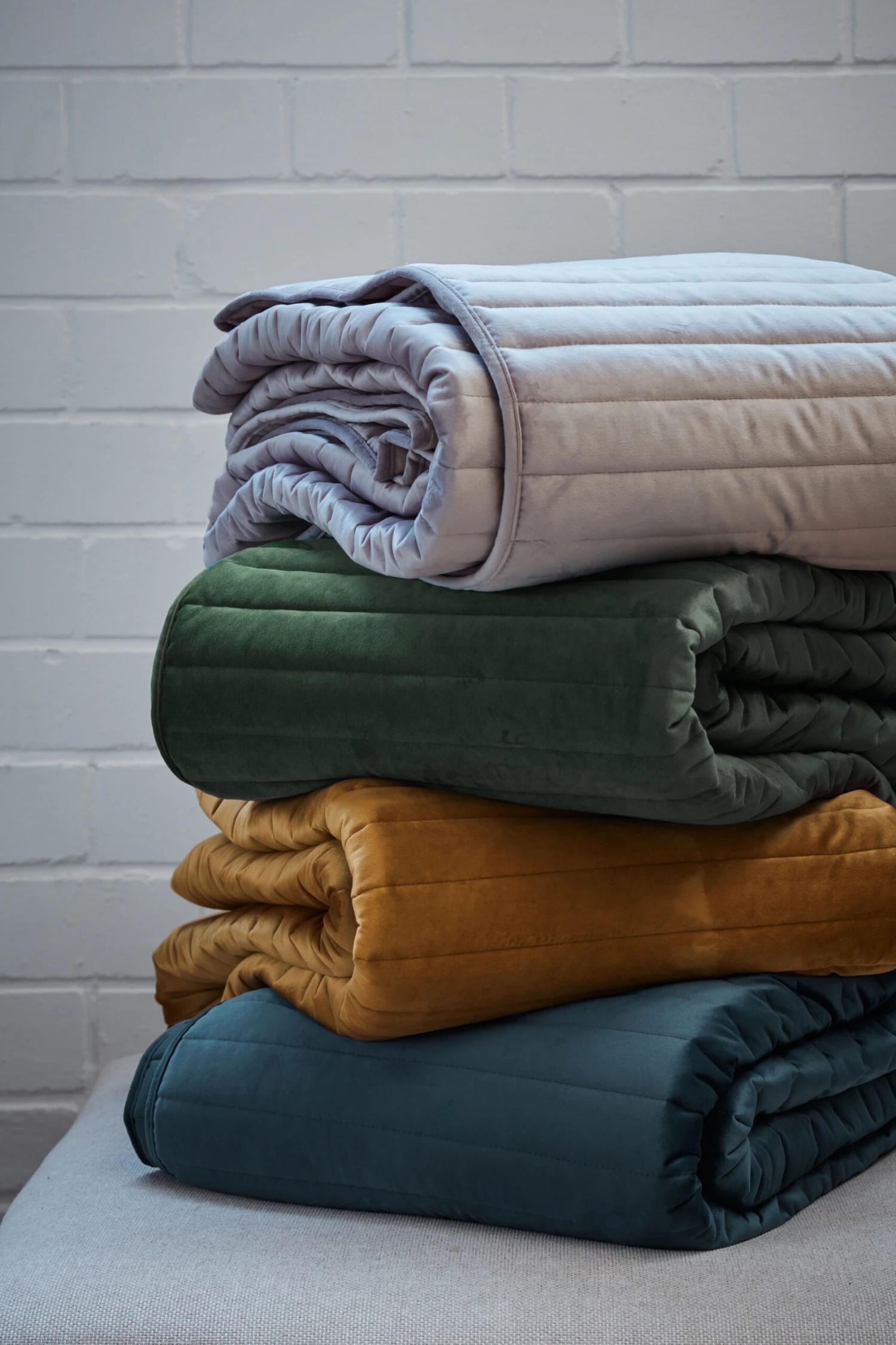 KAAT Confer Grün Tagesdecke 180x260 5 KAAT Confer Grün Tagesdecke 180x260 – Bild 3