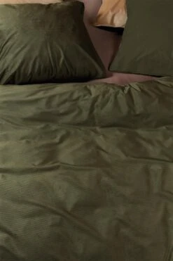 At Home By Beddinghouse Cosy Corduroy Bettwäsche Grün -Bettwäsche Verkauf cosy corduroy green 40 detail large 1