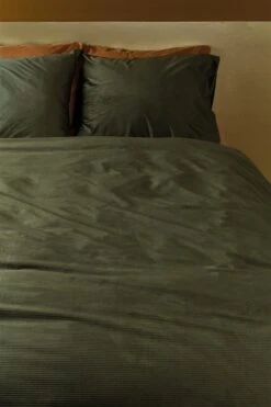At Home By Beddinghouse Cosy Corduroy Bettwäsche Grün -Bettwäsche Verkauf cosy corduroy green 60 online large 1