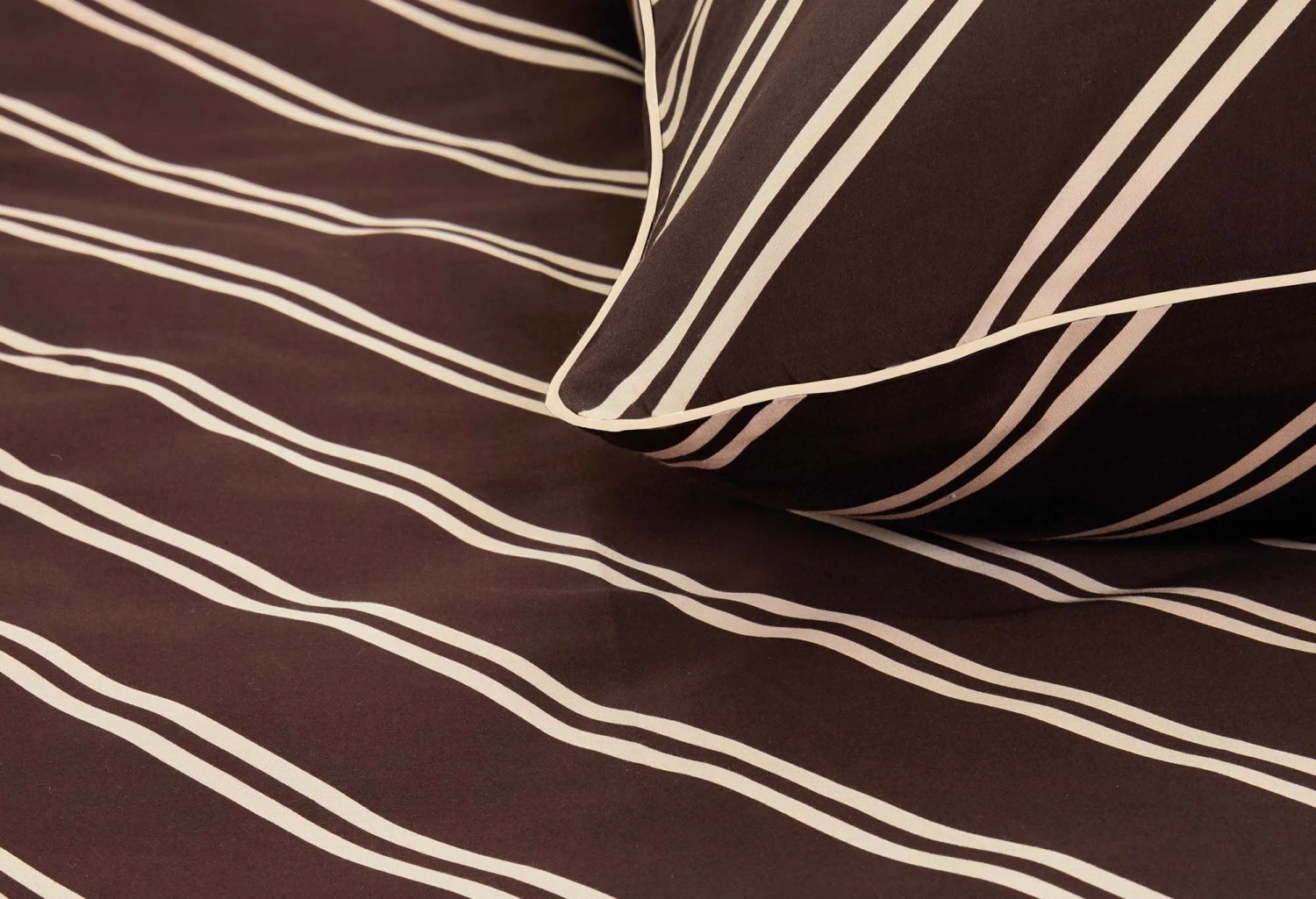 VTwonen Vt Wonen Diagonal Bettwäsche Dunkelrot 7 VTwonen Vt Wonen Diagonal Bettwäsche Dunkelrot – Bild 5