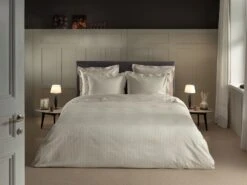 Heckett & Lane Banda Bettwäsche Beige -Bettwäsche Verkauf heckett lane dekbedovertrek katoen satijn banda off white sfeer 1 kopie