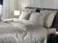 Heckett & Lane Diamante Bettwäsche Gletscher-Grau -Bettwäsche Verkauf heckett lane dekbedovertrek katoen satijn diamante glacier grey sfeer 2
