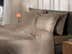 Heckett & Lane Diamante Bettwäsche Taupe Grau -Bettwäsche Verkauf heckett lane dekbedovertrek katoen satijn diamante taupe grey sfeer 2