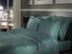 Heckett & Lane Punto Bettwäsche Mineral Grün -Bettwäsche Verkauf heckett lane dekbedovertrek katoen satijn punto mineral green sfeer 2