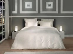 Heckett & Lane Punto Bettwäsche Beige -Bettwäsche Verkauf heckett lane dekbedovertrek katoen satijn punto off white sfeer 1