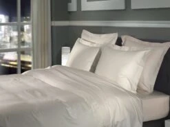 Heckett & Lane Punto Bettwäsche Beige -Bettwäsche Verkauf heckett lane dekbedovertrek katoen satijn punto off white sfeer 2