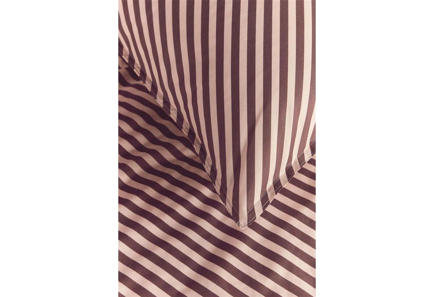 Beddinghouse Renewable Bettwäsche Dunkelrot 7 Beddinghouse Renewable Bettwäsche Dunkelrot – Bild 5